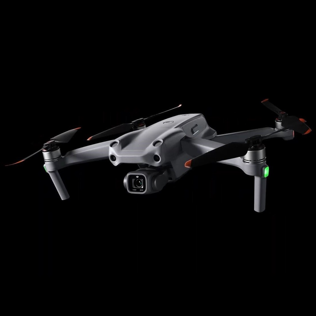 DJI Air 2S features a 1-inch CMOS sensor with 2.4μm-sized pixels. With exceptional exposure sensitivity and dynamic range, it can capture up to 12.6 stops in 10 seconds.